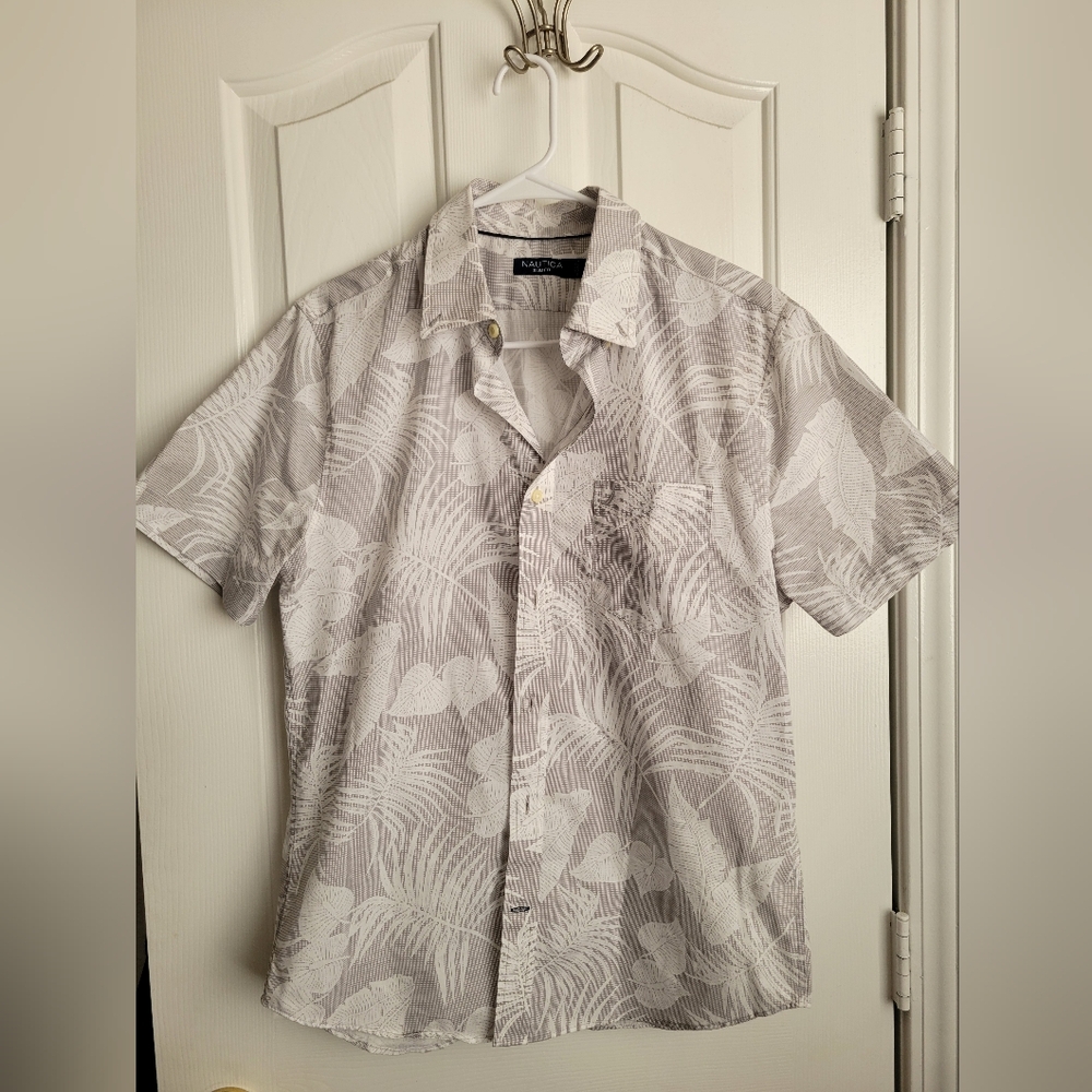 Nautica Men's Gray Leaf Print Button-Down Shirt